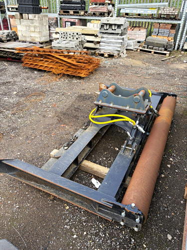 Hydraulic tilting levelling